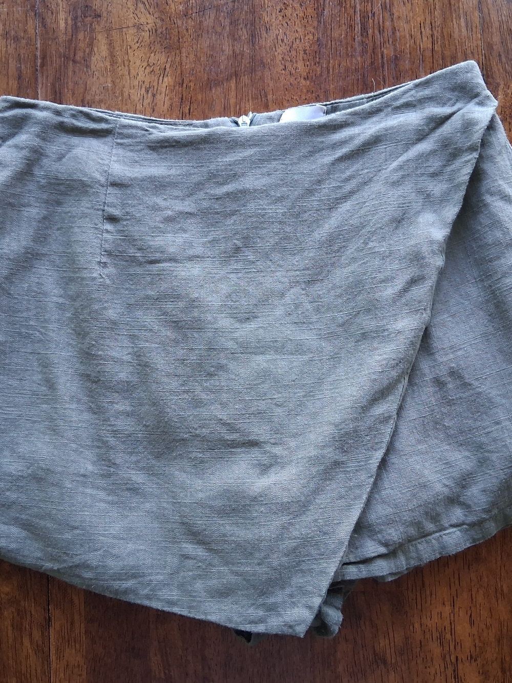100 % Linen Princess Polly Wrap Skort in Olive Green Size 4